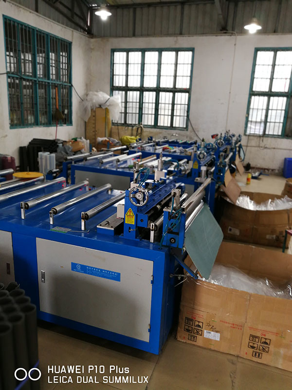 拉邊機(jī)使作現(xiàn)場(chǎng)